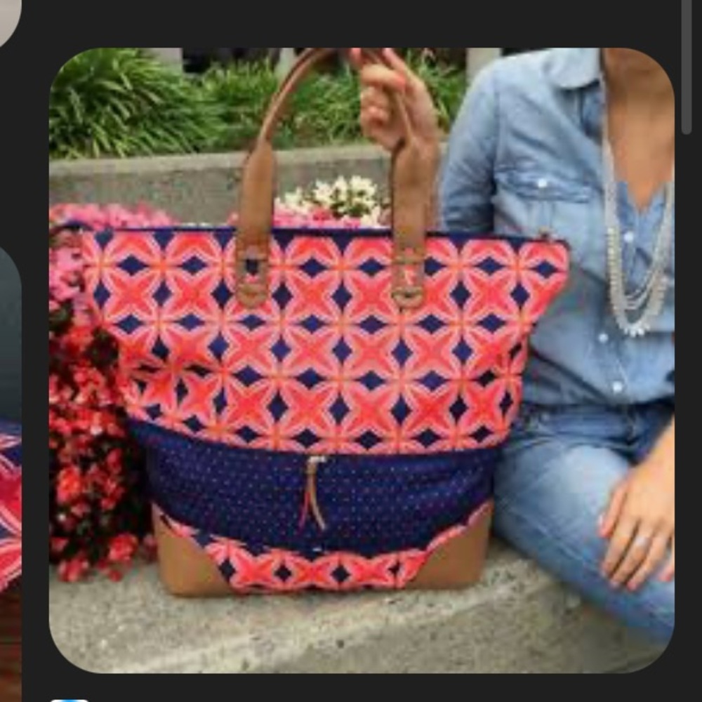 Stella and Dot Weekender expandable tote bag XL